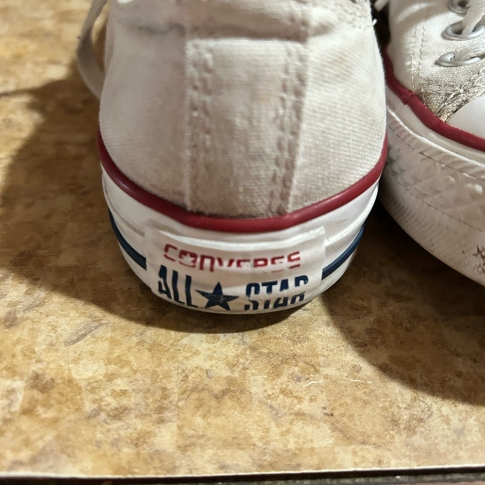 Converse All Star White and Red Sneakers size 5 - Picture 5 of 6